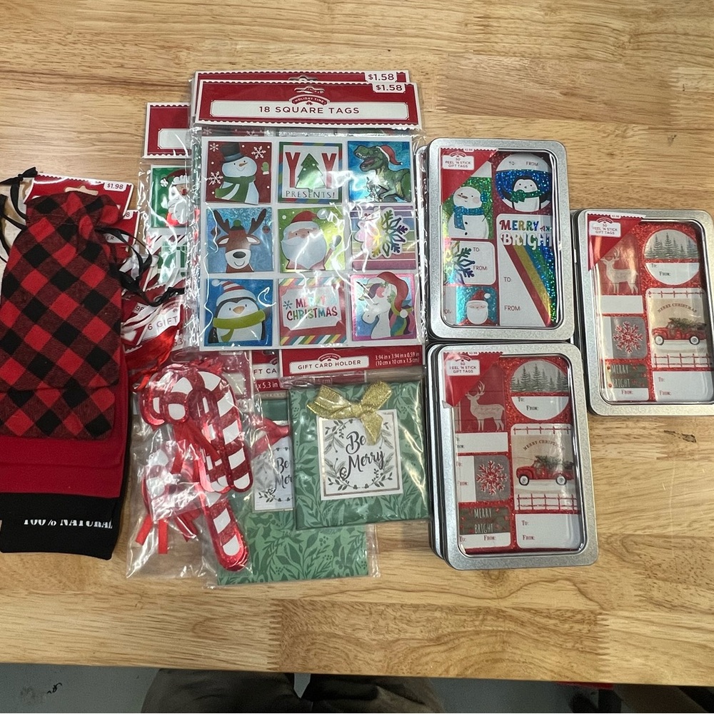 #1250 Christmas Bundle ~ 20 Items ~ NEW Card Holder Bags & Boxes, Presents Tags